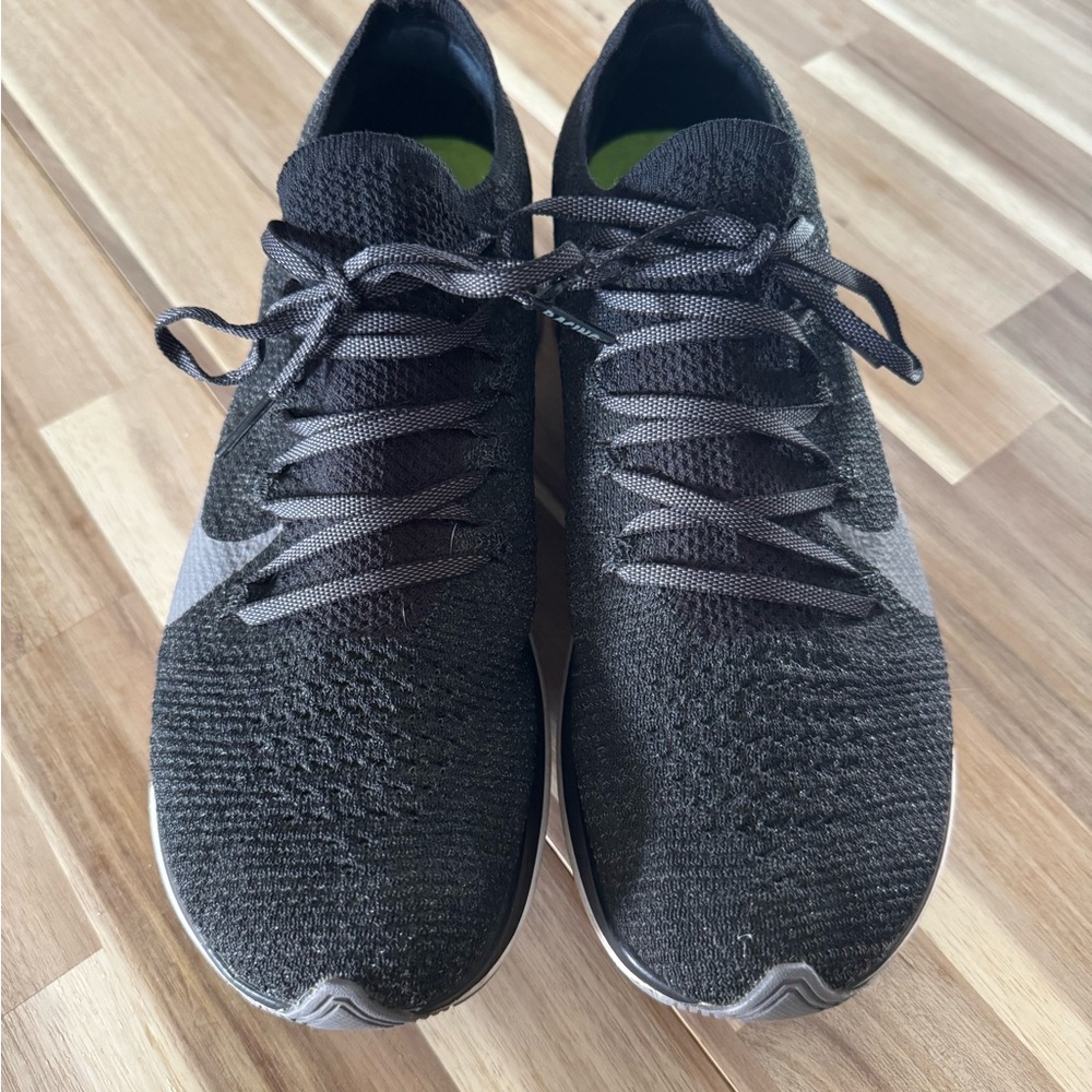 Women’s Black Nike Tennis Shoes size 7.5